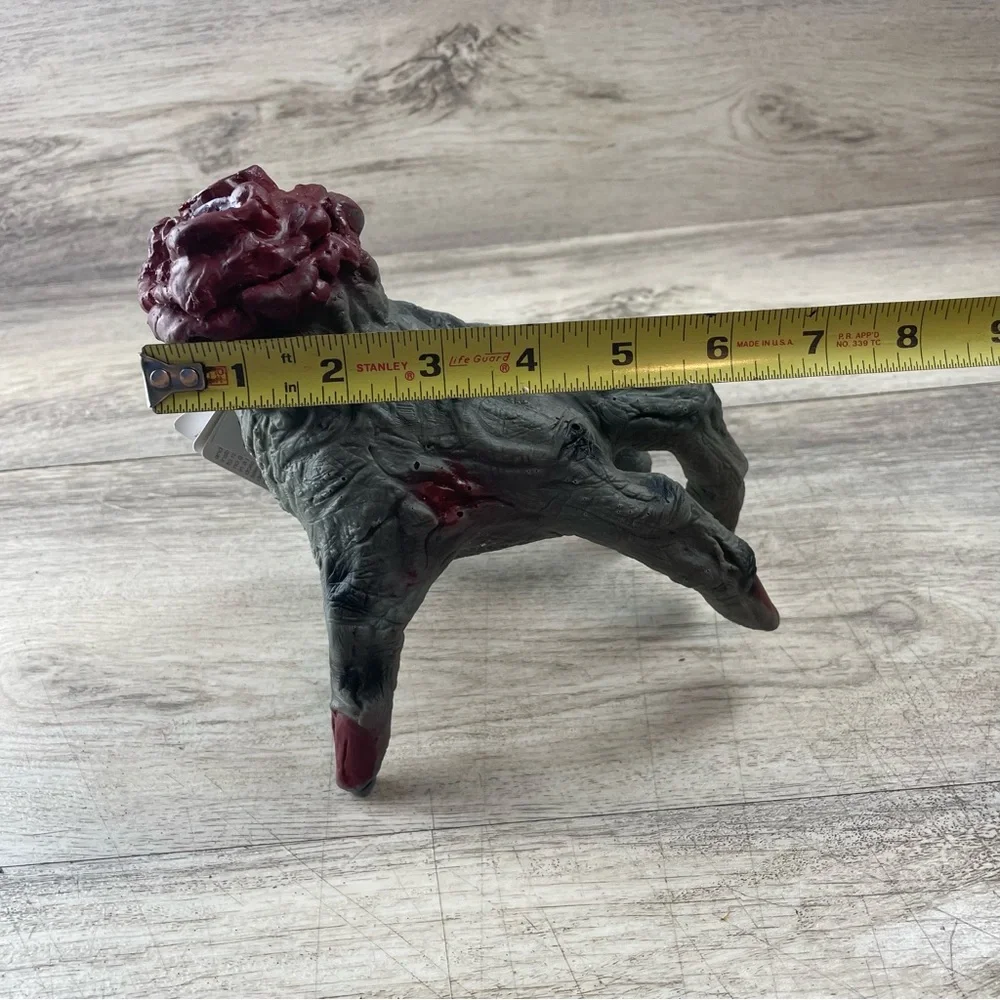 Spooky Village HAUNTED HAND Prop Sounds Zombie Thing HALLOWEEN NO MOVEMENT